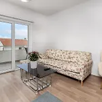 1 Bedroom Stunning In