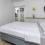 1 Bedroom Stunning In Apartament Dramalj