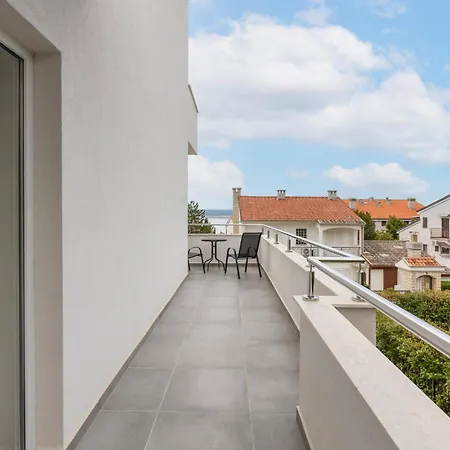 1 Bedroom Stunning In