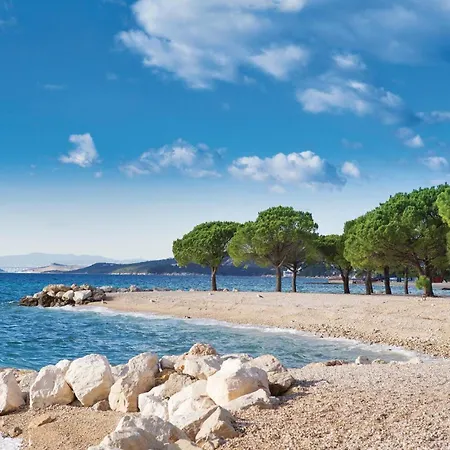 1 Bedroom Stunning In