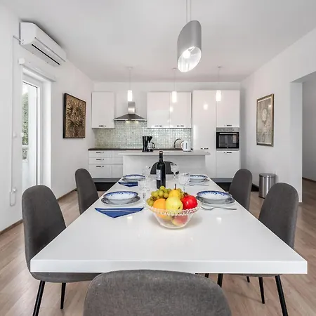 Apartament 1 Bedroom Stunning In Dramalj