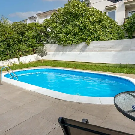 1 Bedroom Stunning In Appartamento Dramalj