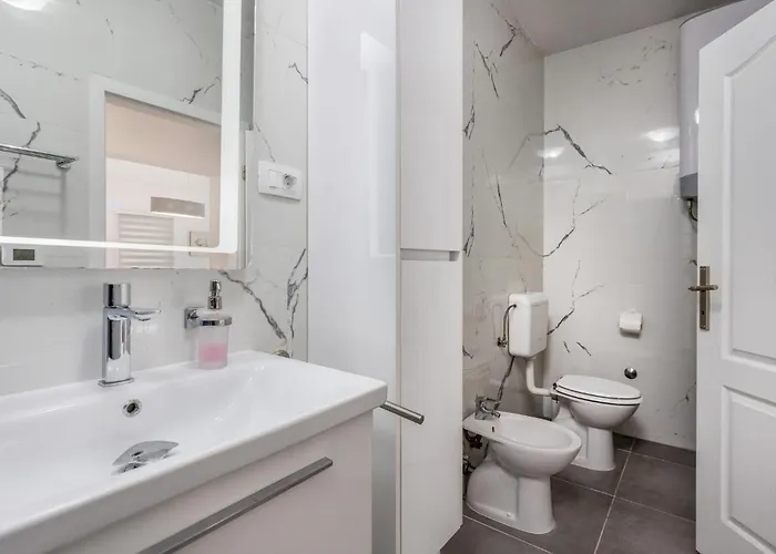 1 Bedroom Stunning In *