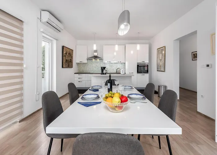 Apartman 1 Bedroom Stunning In Dramalj